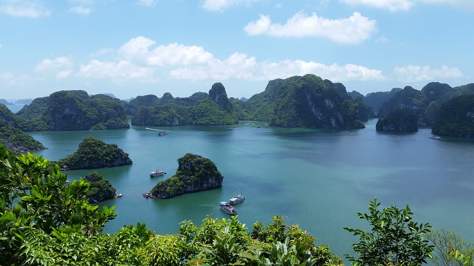 Bahía de Han Long – Vietnam. natural wonders in the world