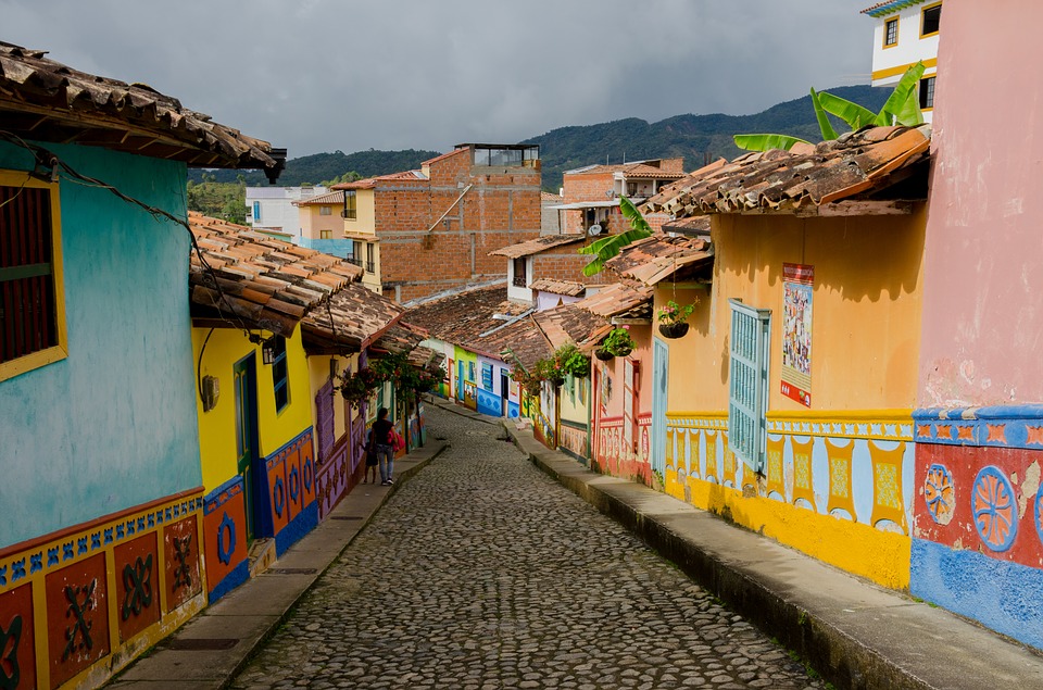 calle del recuerdo Guatapé Medellín Colombia