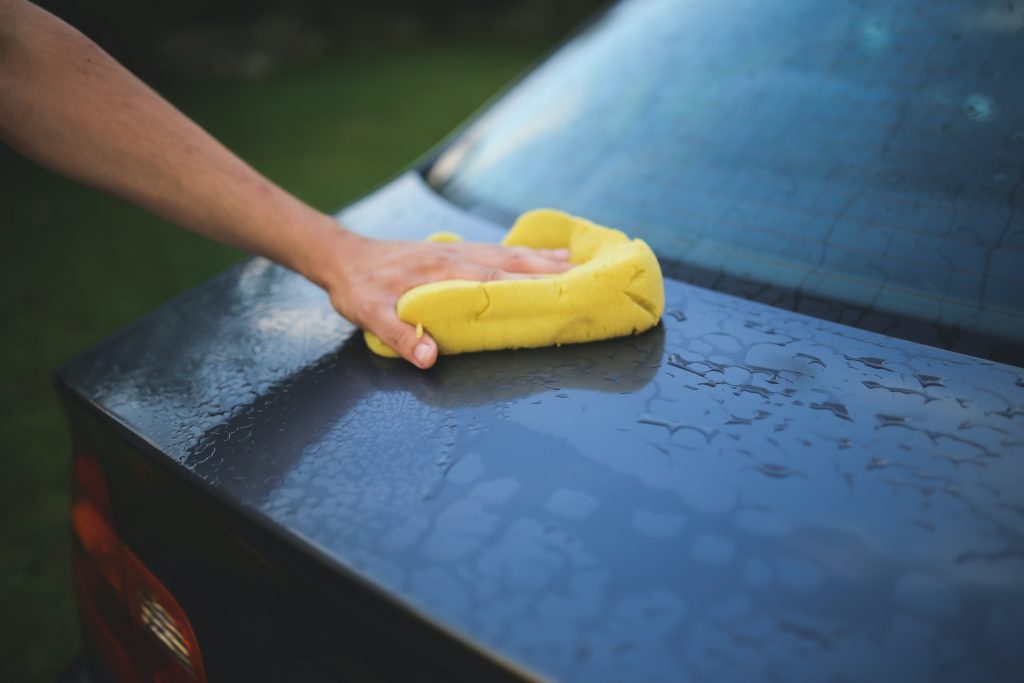 lava tu carro con cubeta expotur. consejos para ahorrar agua